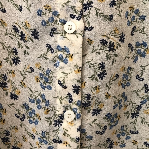 Max studio, women’s, ivory floral print top w/ spiral ruffle trim at sleeves / S - Picture 7 of 15